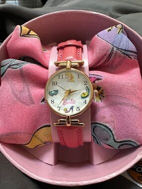 Fossil Pink and Mint Accessory Box with Branded Tag